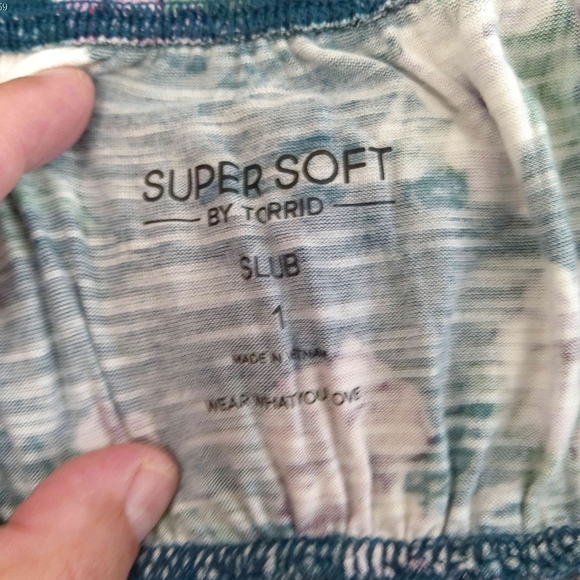 TORRID TOP - Picture 7 of 11